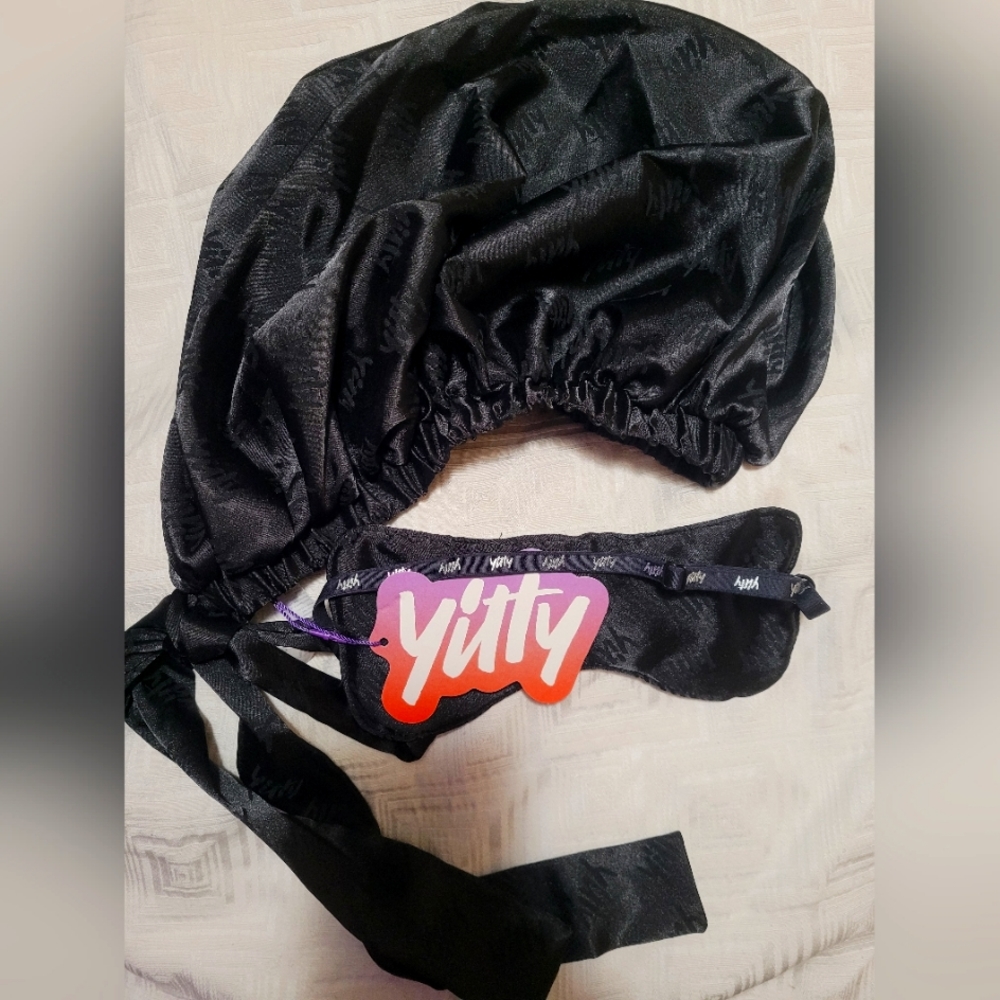 YITTY by Lizzo Sleep bonnet & eye mask